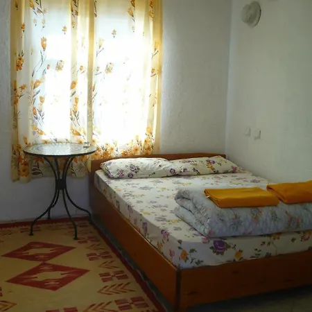 Kiyi Guest house *